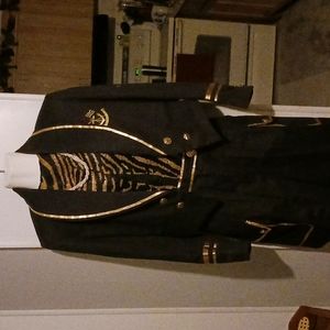 Privata Blazer and Shorts Vintage. Size 6 Blouse is not Privata its Plisse.